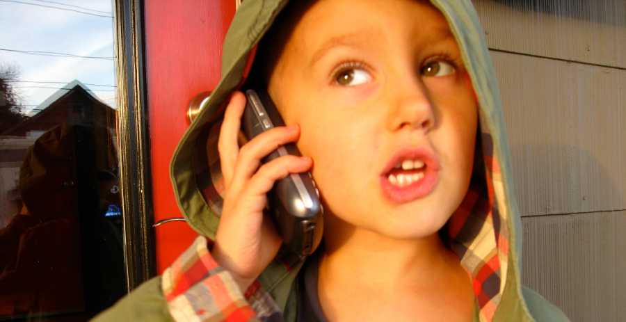 Child talking, illustrating the idea of a narrator